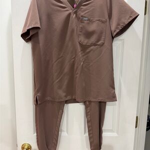 Figs Brown Short Sleeve Women's Top